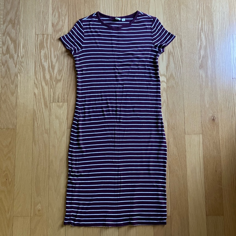Gap Size S NWOT Striped Short-Sleeve Bodycon Dress in Burgundy and White
